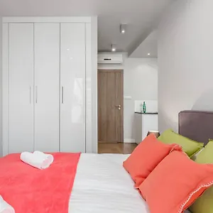 https://rent-like-home-oxygen-wronia-45-ii.warsawhotelspoland.com