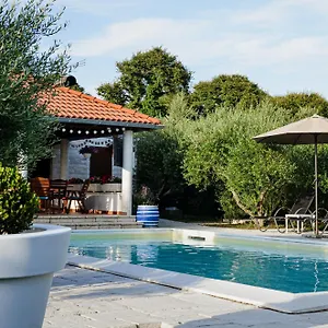 https://mar-azul-apartments.hotelinzadar.com