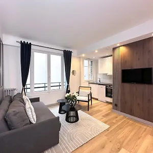 Beautiful Loft In Champs-elysees , Paris França