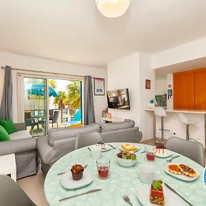 top-floor-marina-club-2-bed-apartment.hotelaalgarve.com/